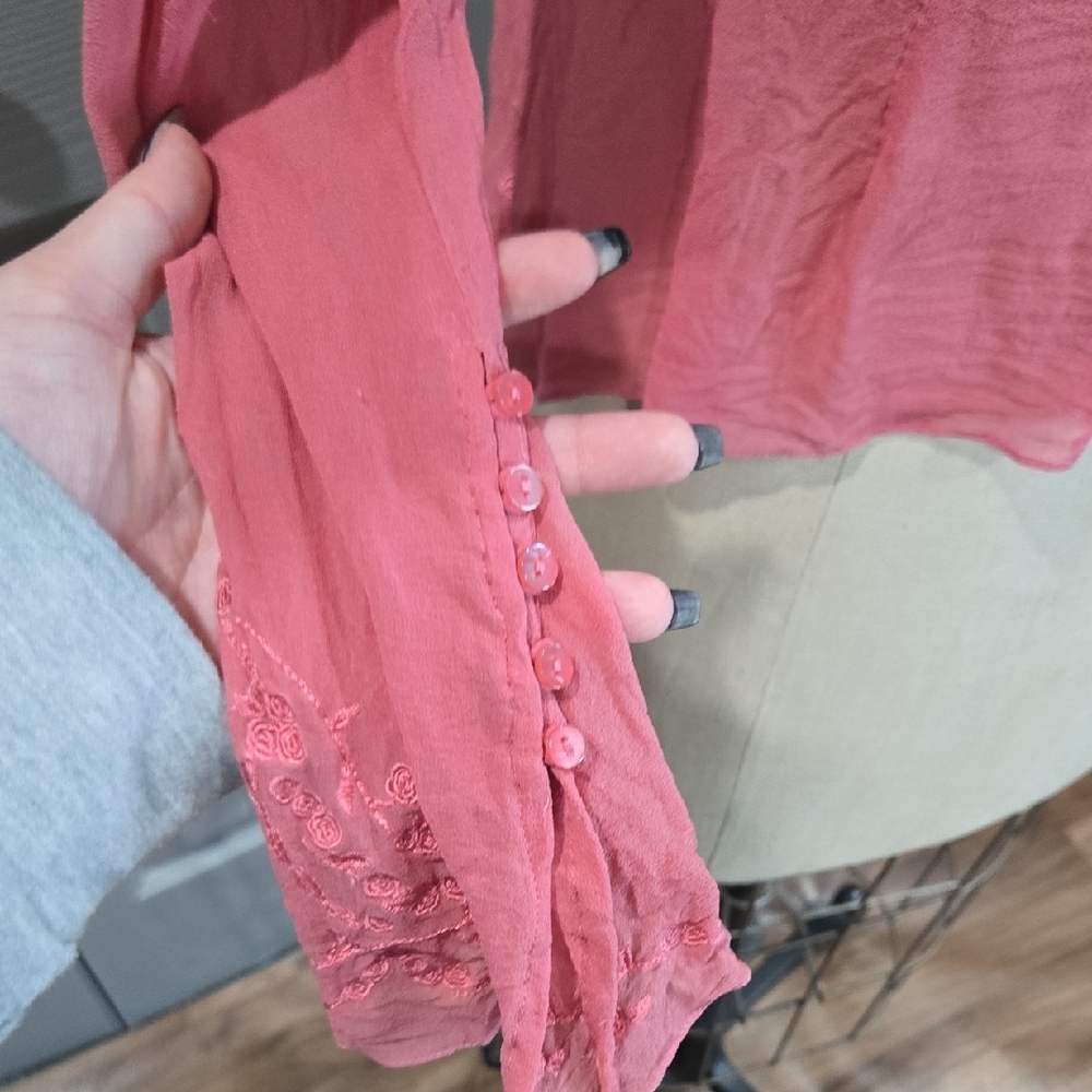 VINTAGE SALMON PINK SHEER RUFFLE 90s / Y2K LONG SLEEVE FRONT TIE SILK BLOUSE - Picture 8 of 16